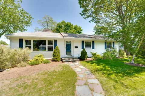 12 Prudence Ct, Warwick, RI 02888 photo 3