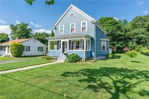 31 West St, Warwick, RI 02886 photo 3
