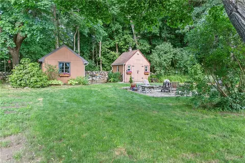 31 West St, Warwick, RI 02886 photo 6