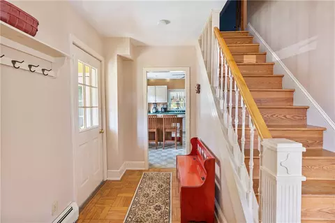 31 West St, Warwick, RI 02886 photo 9