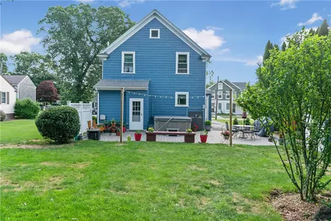 31 West St, Warwick, RI 02886 photo 5