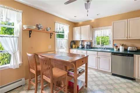 31 West St, Warwick, RI 02886 photo 14