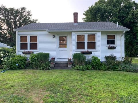 9 Champlin Dr, Westerly, RI 02891 photo 3