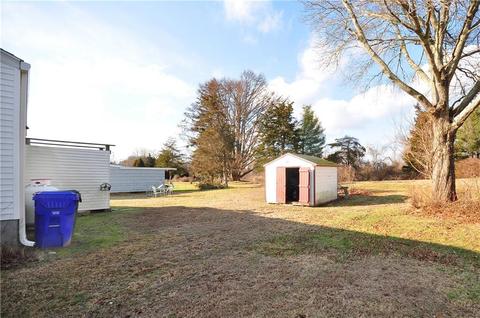 9 Champlin Dr, Westerly, RI 02891 photo 4