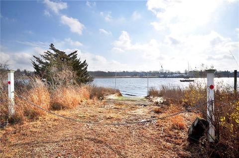 9 Champlin Dr, Westerly, RI 02891 photo 2