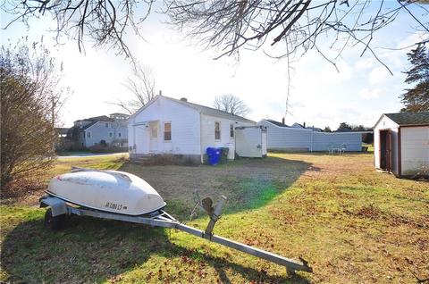 9 Champlin Dr, Westerly, RI 02891 photo 5