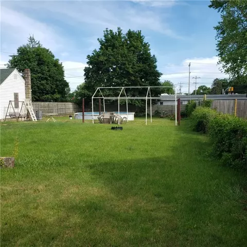 25 Potter St, Coventry, RI 02816 photo 3