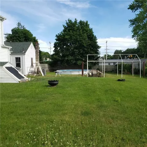 25 Potter St, Coventry, RI 02816 photo 4