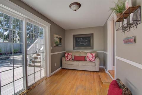 21 Mapleton St, Cranston, RI 02910 photo 5
