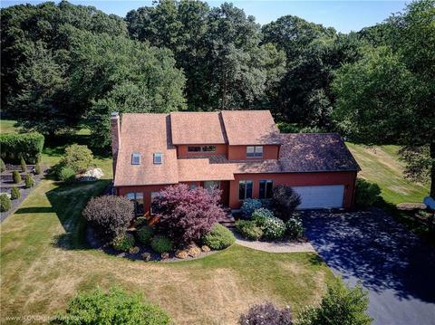 56 Martingale Dr, Warwick, RI 02886 photo 4
