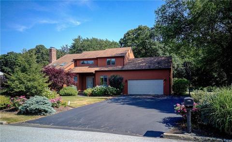 56 Martingale Dr, Warwick, RI 02886 photo 2