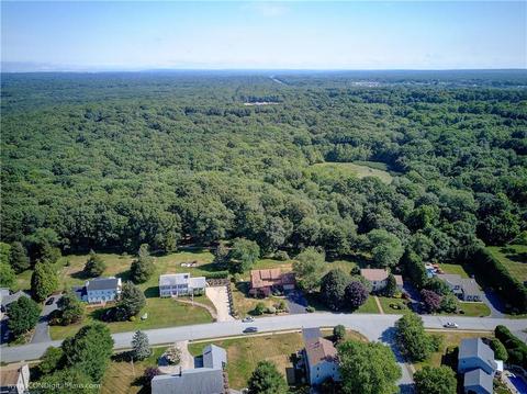 56 Martingale Dr, Warwick, RI 02886 photo 5