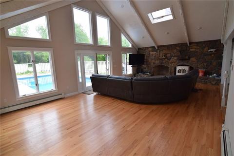 7 Benjamin St, Westerly, RI 02891 photo 6