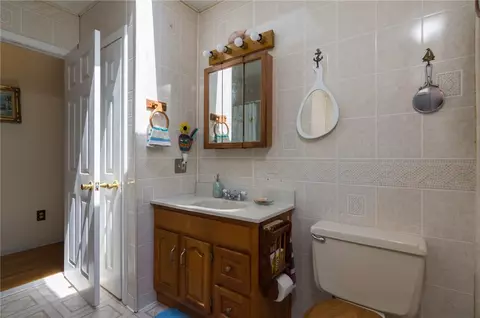 18 Hackman Pl, Warwick, RI 02889 photo 16