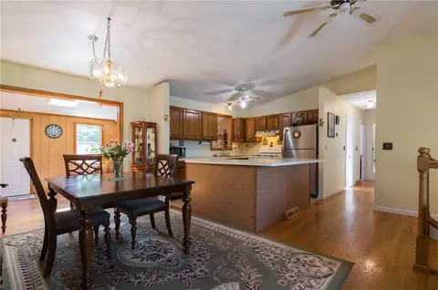 18 Hackman Pl, Warwick, RI 02889 photo 8