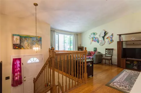 18 Hackman Pl, Warwick, RI 02889 photo 9