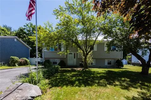 18 Hackman Pl, Warwick, RI 02889 photo 4