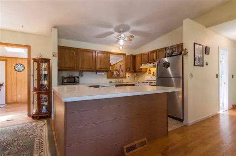 18 Hackman Pl, Warwick, RI 02889 photo 5