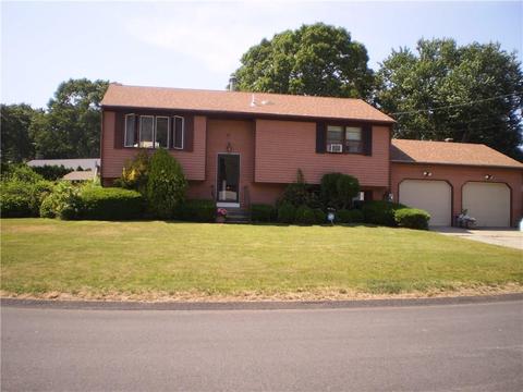 25 Crescendo Dr, Warwick, RI 02889 photo 2
