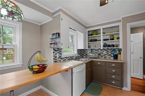 54 Deacon Ave, Warwick, RI 02886 photo 4