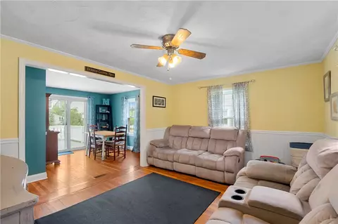 54 Deacon Ave, Warwick, RI 02886 photo 8