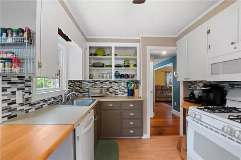 54 Deacon Ave, Warwick, RI 02886 photo 5