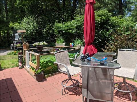 32 Maplewood Dr, Mapleville, RI 02839 photo 6