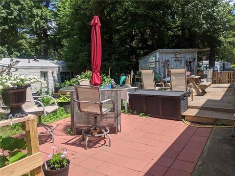 32 Maplewood Dr, Mapleville, RI 02839 photo 4