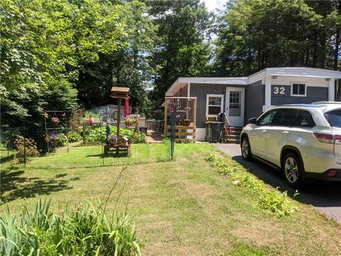 32 Maplewood Dr, Mapleville, RI 02839 photo 1