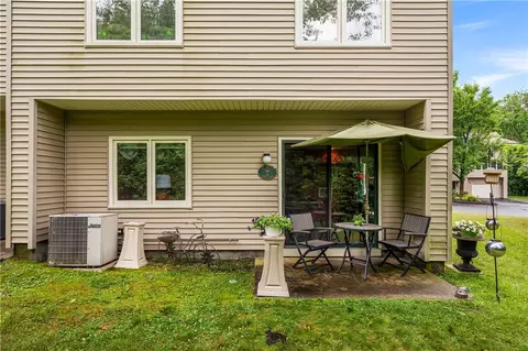 301 Holley Ln, Woonsocket, RI 02895 photo 11