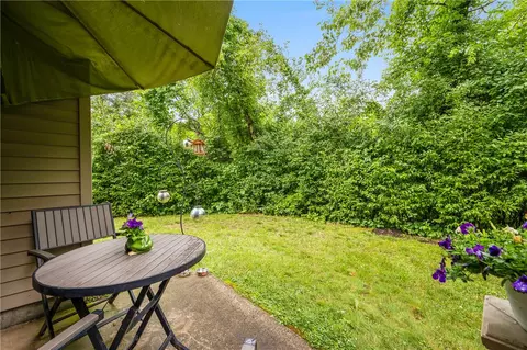 301 Holley Ln, Woonsocket, RI 02895 photo 10