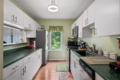 301 Holley Ln, Woonsocket, RI 02895 photo 20