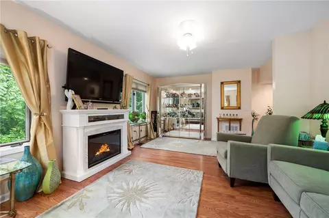 301 Holley Ln, Woonsocket, RI 02895 photo 17