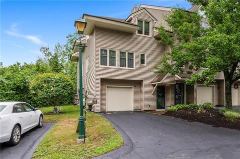 301 Holley Ln, Woonsocket, RI 02895 photo 3