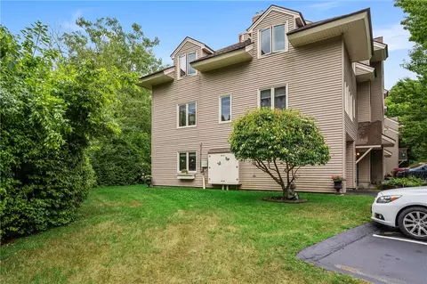 301 Holley Ln, Woonsocket, RI 02895 photo 36