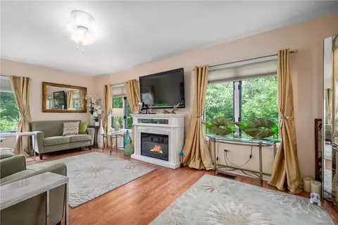 301 Holley Ln, Woonsocket, RI 02895 photo 16