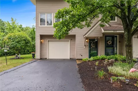 301 Holley Ln, Woonsocket, RI 02895 photo 4