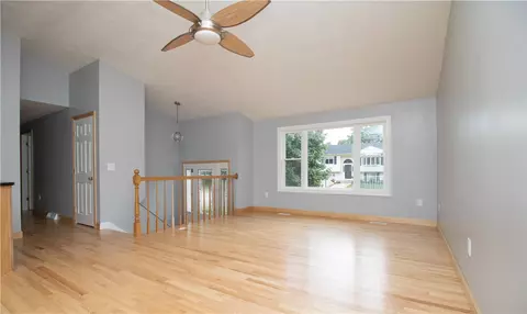 30 Lillian Ct, Warwick, RI 02886 photo 8