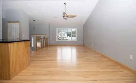 30 Lillian Ct, Warwick, RI 02886 photo 7
