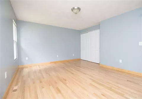 30 Lillian Ct, Warwick, RI 02886 photo 12