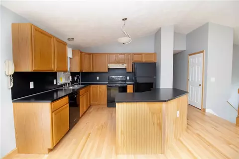 30 Lillian Ct, Warwick, RI 02886 photo 6