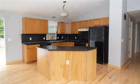 30 Lillian Ct, Warwick, RI 02886 photo 5