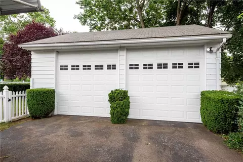 178 Chapmans Ave, Warwick, RI 02886 photo 2