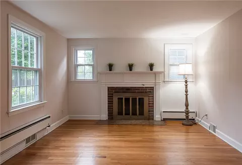 178 Chapmans Ave, Warwick, RI 02886 photo 5