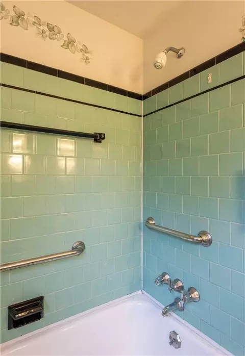 178 Chapmans Ave, Warwick, RI 02886 photo 9