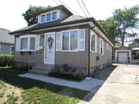 207 Milton Rd, Warwick, RI 02888 photo 2