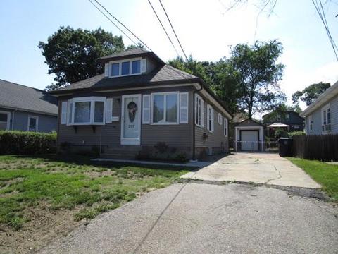 207 Milton Rd, Warwick, RI 02888 photo 23