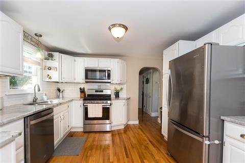 76 Hoxsie Ave, Warwick, RI 02889 photo 3
