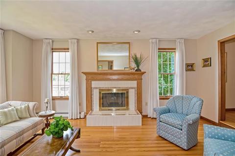 26 Olympia Ave, Woonsocket, RI 02895 photo 4
