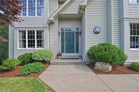 26 Olympia Ave, Woonsocket, RI 02895 photo 2